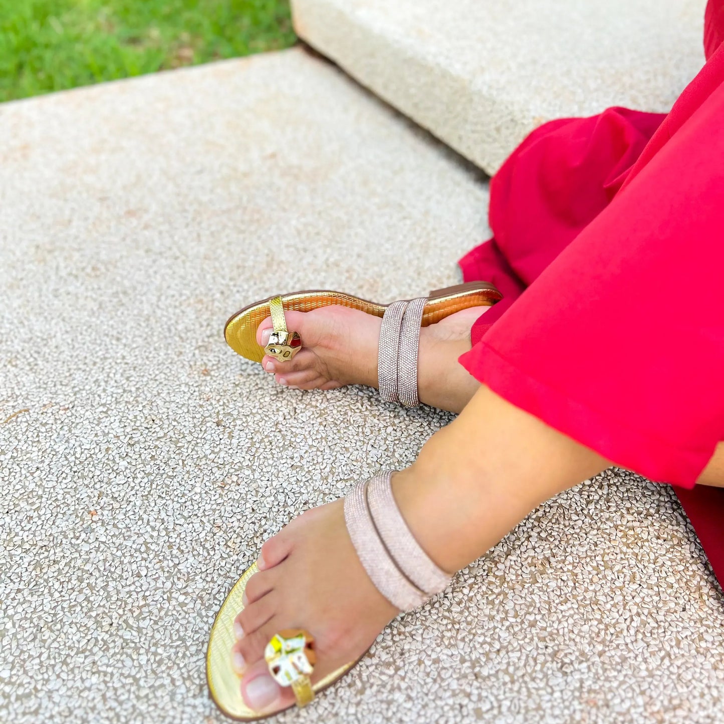 Rasteirinha Strass Texture | Dourada Atena